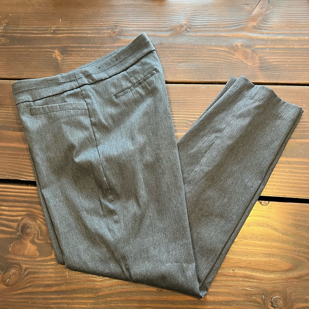 VGUC- slacks size 16 Heathered Gray